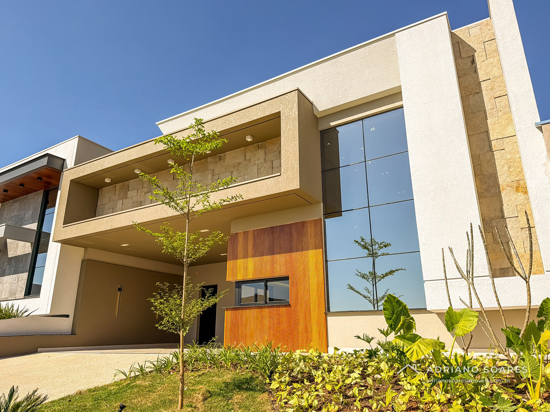 Casa térrea 3 suítes com espaço gourmet e fachada em pedra, Jardim Residencial Dona Maria Cândida, Indaiatuba. Foto 2 de 15