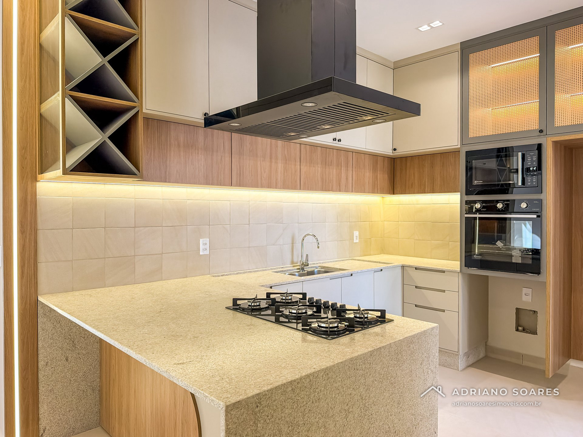 Casa térrea 3 suítes com espaço gourmet e fachada em pedra, Jardim Residencial Dona Maria Cândida, Indaiatuba. Foto 7 de 15