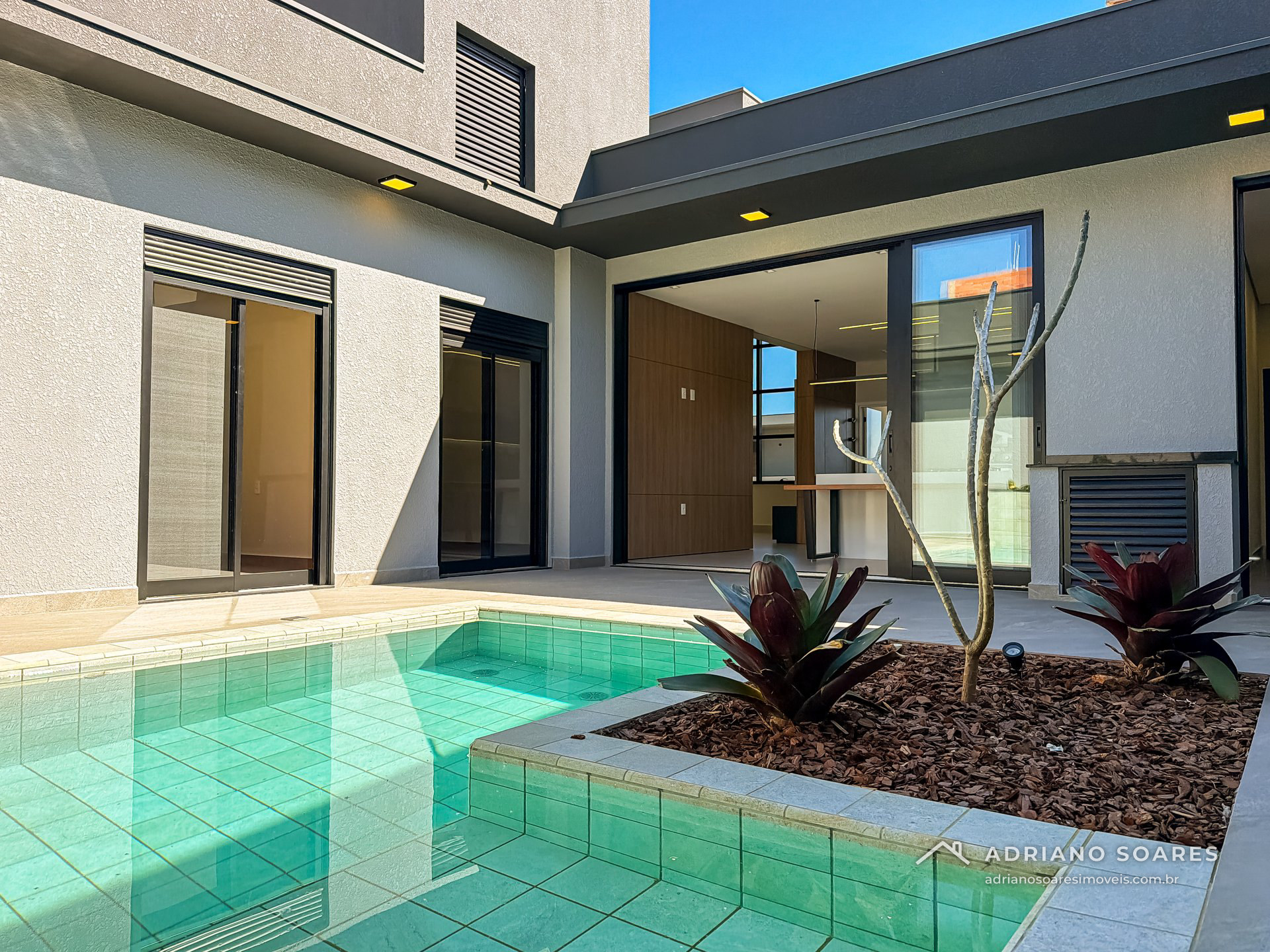 Casa térrea 3 suítes com piscina ampla e cozinha com ilha, Jardim Residencial Dona Maria Cândida, Indaiatuba. Foto 10 de 15