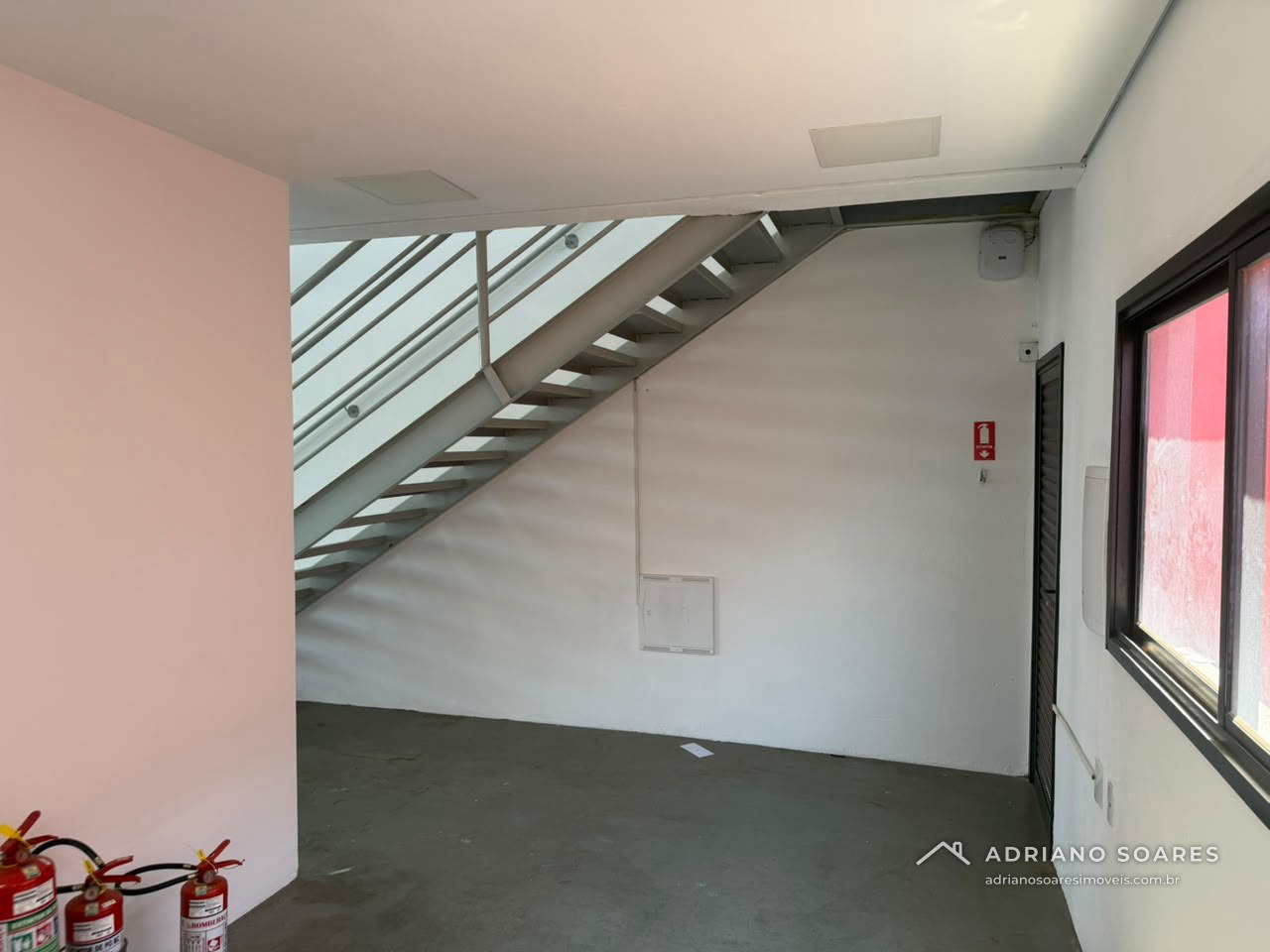Salão comercial de 240 m² com mezanino na Av. Manoel Ruz Peres, Jardim Veneza, Indaiatuba. Foto 3 de 8