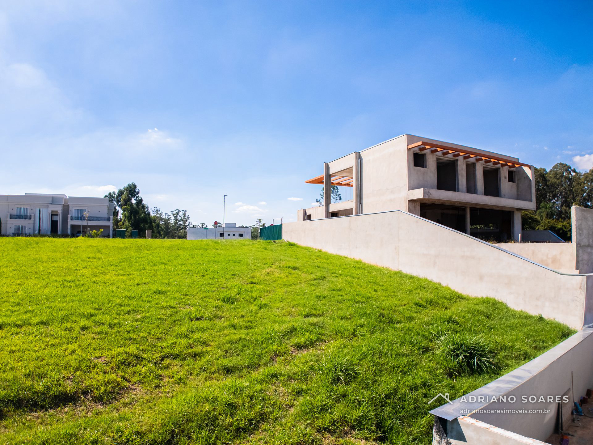 Lote de 680 m² em condomínio com clube completo, Parque Villa dos Pinheiros, Indaiatuba. Foto 2 de 8